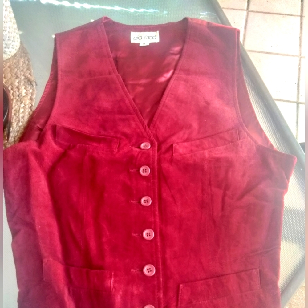 Pia Rucci women's vintage red suede vest size small